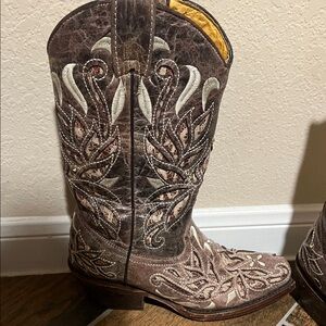 Embroidered Western Cowboy Boots